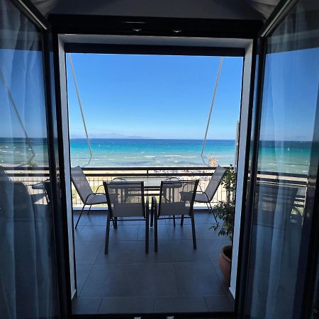 Apartamento Medora By The Sea Near Airport Artemida  Exterior foto